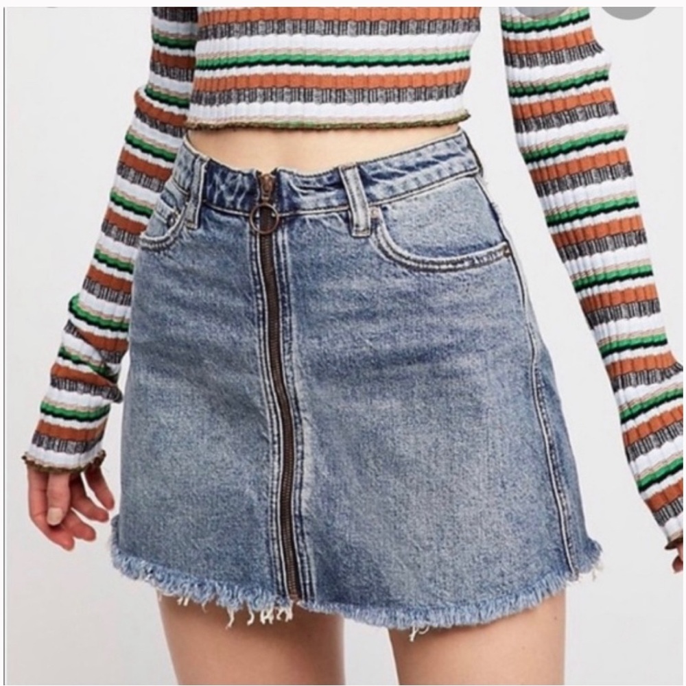 Free People We The Free Copper Blue Medium Wash Denim Full Zip‎ Mini Skirt NWT